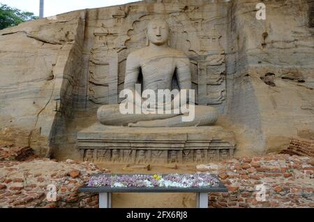 Sri Lanka Polonnaruwa - Rock Temple Sitting Buddha image at Gal Vihara Gal Viharaya Stock Photo