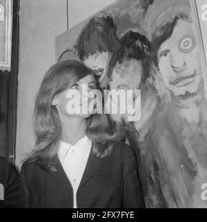 Jean Shrimpton (photo model) exhibition opened in Galerie Krikhaar, Amsterdam, September 17, 1965, exhibitions, The Netherlands, 20th century press agency photo, news to remember, documentary, historic photography 1945-1990, visual stories, human history of the Twentieth Century, capturing moments in time Stock Photo