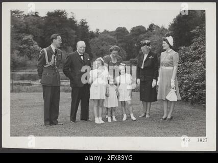 Visit of Winston Churchill and his family to the Netherlands, one year after liberation. After lunch at Soestijk Palace. Fltr. Prince Berhard, Churchill, Prince Juliana, Mrs. Churchill and Mary Churchill with the three princesses Beatrix, Margriet and Irene, May 6, 1946, visits, decorations, politicians, public, tour boats, The Netherlands, 20th century press agency photo, news to remember, documentary, historic photography 1945-1990, visual stories, human history of the Twentieth Century, capturing moments in time Stock Photo