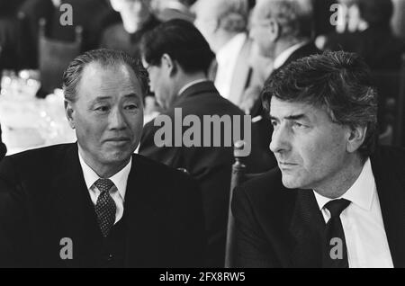 Visit Chinese Premier Zhao Ziyang, with Premier Lubbers at government dinner, June 17, 1985, visits, prime ministers, The Netherlands, 20th century press agency photo, news to remember, documentary, historic photography 1945-1990, visual stories, human history of the Twentieth Century, capturing moments in time Stock Photo