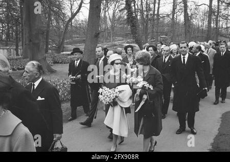 Visit royal guests Keukenhof (Fabiola and Baudouin, 2 May 1962, GUESTS, visits, The Netherlands, 20th century press agency photo, news to remember, documentary, historic photography 1945-1990, visual stories, human history of the Twentieth Century, capturing moments in time Stock Photo