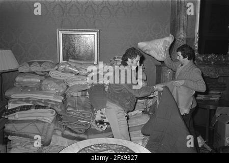 At Italian consulates in the Netherlands money and goods for victims of earthquake Italy, blankets and clothing is given, December 1, 1980, consulates, aid, The Netherlands, 20th century press agency photo, news to remember, documentary, historic photography 1945-1990, visual stories, human history of the Twentieth Century, capturing moments in time Stock Photo