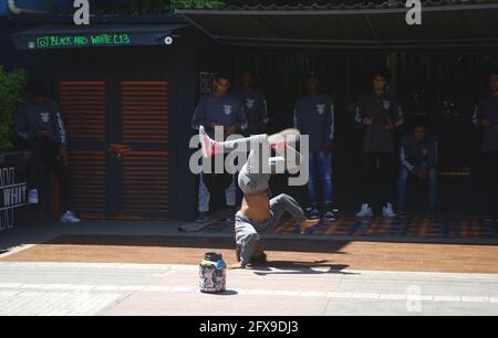 Street dancer performing in Comuna 13, Medellin, Colombia Stock Photo
