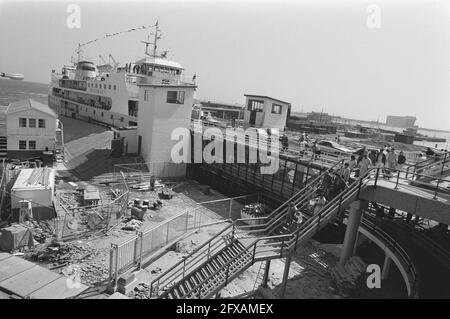 Double-decker ferry Molengat at the new Den Helder jetty, June 23, 1986, Ferries, The Netherlands, 20th century press agency photo, news to remember, documentary, historic photography 1945-1990, visual stories, human history of the Twentieth Century, capturing moments in time Stock Photo