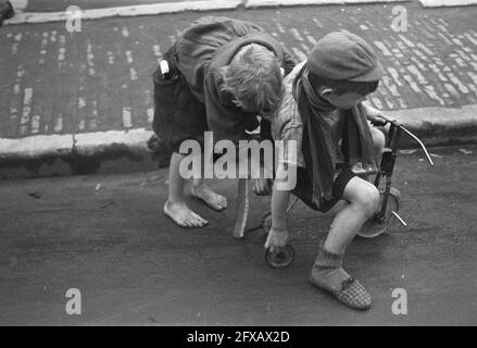 Christmas play in the Grote of St. Bavokerk in Haarlem, December 17, 1945, children, The Netherlands, 20th century press agency photo, news to remember, documentary, historic photography 1945-1990, visual stories, human history of the Twentieth Century, capturing moments in time Stock Photo