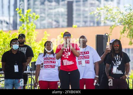 Minneapolis, United States. 25th May, 2021. Bridgette Floyd, George Floyd's sister, speaks at Commons Park during the remembrance event on the 1 Year Anniversary of his death on May 25, 2021 in Minneapolis, Minnesota. Photo: Chris Tuite/ImageSPACE Credit: Imagespace/Alamy Live News Stock Photo