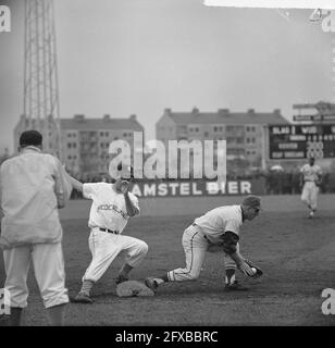 International Hockey Week at Haarlem. Game moment from the USAF England match against Kieviten Netherlands, June 30, 1963, matches, The Netherlands, 20th century press agency photo, news to remember, documentary, historic photography 1945-1990, visual stories, human history of the Twentieth Century, capturing moments in time Stock Photo