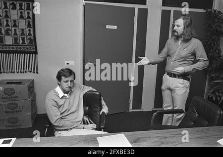 Tenth Interpolis Chess Tournament in Tilburg; A. Karpov (l) against V.  Korchnoi (r), October 21, 1986, chess, tournaments, The Netherlands, 20th  century press agency photo, news to remember, documentary, historic  photography 1945-1990