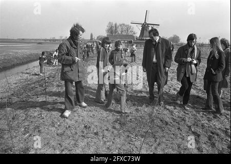 National Tree Planting Day, Amsterdam, center Alderman Lammers, March 28, 1973, tree planting days, The Netherlands, 20th century press agency photo, news to remember, documentary, historic photography 1945-1990, visual stories, human history of the Twentieth Century, capturing moments in time Stock Photo