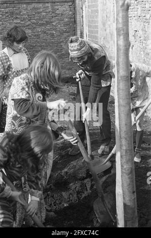 National Tree Planting Day, Amsterdam, Roel van Duijn plants tree, March 28, 1973, tree planting days, The Netherlands, 20th century press agency photo, news to remember, documentary, historic photography 1945-1990, visual stories, human history of the Twentieth Century, capturing moments in time Stock Photo