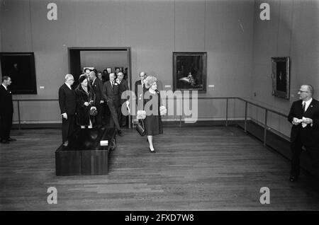 President Heinemann and wife, Queen Juliana and Prince Bernhard visit Rembrandt exhibition Adam, November 27, 1969, visits, queens, presidents, exhibitions, The Netherlands, 20th century press agency photo, news to remember, documentary, historic photography 1945-1990, visual stories, human history of the Twentieth Century, capturing moments in time Stock Photo