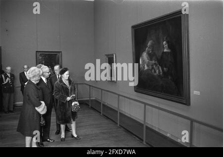 President Heinemann and wife, Queen Juliana and Prince Bernhard visit Rembrandt exhibition Adam, November 27, 1969, visits, queens, presidents, exhibitions, The Netherlands, 20th century press agency photo, news to remember, documentary, historic photography 1945-1990, visual stories, human history of the Twentieth Century, capturing moments in time Stock Photo