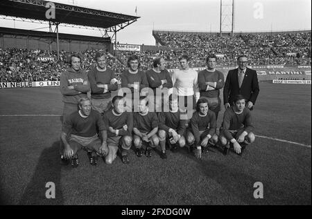 Nec against Ajax 1-3 (KNVB cup); game moments, 12 October 1975, sport,  soccer, The Netherlands, 20th century press agency photo, news to remember,  documentary, historic photography 1945-1990, visual stories, human history  of