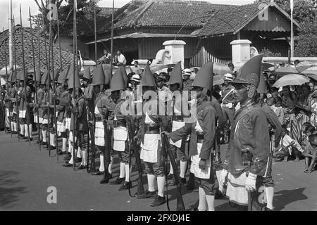 State Visit To Indonesia HM And Prince Bernhard, Royal Couple Visits ...