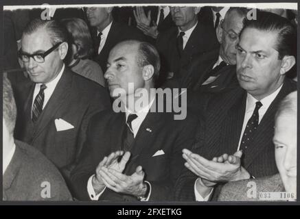 During the congress of the Radicals [working group Christian-Radicals within the KVP and AR] (stern) applause from some attendees. Fltr. ARP-chairman Mellema, KVP-chairman Schmelzer and Biesheuvel, November 10, 1967, congresses, politicians, politics, political parties, The Netherlands, 20th century press agency photo, news to remember, documentary, historic photography 1945-1990, visual stories, human history of the Twentieth Century, capturing moments in time Stock Photo