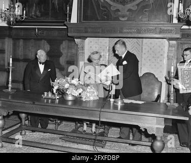 Queen Elisabeth of Belgium honorary member of the Dutch Bach Society, July 4, 1951, The Netherlands, 20th century press agency photo, news to remember, documentary, historic photography 1945-1990, visual stories, human history of the Twentieth Century, capturing moments in time Stock Photo