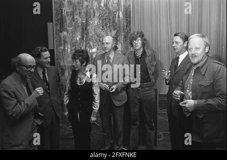 LOF award ceremony for Dutch Journalism of the Lucas-Oomsfonds in hotel Hilton in Amsterdam, The prize winners, André Rutten, Willem Sprenger, widow Godfried Bomans, Paul van ´t Veer, Peter van Straaten, Nico Schrama (on behalf of the newspaper De Tijd), Eddy Posthuma de Boer, December 8, 1972, award ceremonies, The Netherlands, 20th century press agency photo, news to remember, documentary, historic photography 1945-1990, visual stories, human history of the Twentieth Century, capturing moments in time Stock Photo