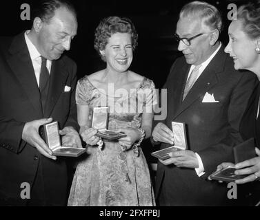 Presentation of Bouwmeester theater awards in Tilburg. Vlr. Ellen Vogel ...