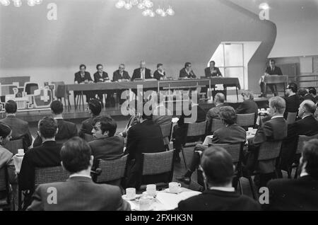 Working group of Christian radicals in Utrecht meeting: from left to right P. Idenburg (AR), C. van Esch (KVP), B. Buddingh (HU), I. van Eeghen (CHU) and D. Th. Kuiper (AR), 2 March 1968, christendemocracy, politicians, politics, political parties, The Netherlands, 20th century press agency photo, news to remember, documentary, historic photography 1945-1990, visual stories, human history of the Twentieth Century, capturing moments in time Stock Photo