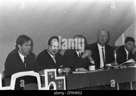 Working group Christian radicals in Utrecht meeting: from left to right P. Idenburg (AR), C. van Esch (KVP), B. Buddingh (HU), I. van Eeghen (CHU) and D. Th. Kuiper (AR), 2 March 1968, Christian democracy, politicians, politics, political parties, The Netherlands, 20th century press agency photo, news to remember, documentary, historic photography 1945-1990, visual stories, human history of the Twentieth Century, capturing moments in time Stock Photo