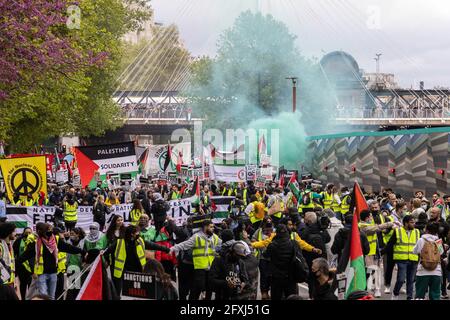 Large crowd of protesters marching along Victoria Embankment, Free Palestine Protest, London, 22 May 2021 Stock Photo
