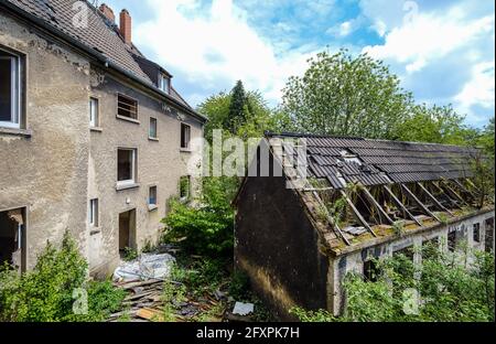 Gladbeck, North Rhine-Westphalia, Germany - demolition houses in the former coal mine settlement Schlaegel und Eisen in Gladbeck Zweckel, in the direc Stock Photo