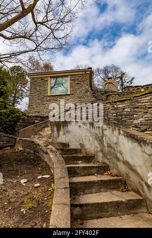 306 Park Avenue, orignially the 2nd personal residence of Earl Young, architect of the Mushroom Houses in the 20th Century, Charlevoix, Michigan, USA Stock Photo