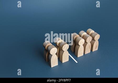 Four out of ten people separated by a line. Visualization of statistical data. 40% of 100%. Polls test results. Equality in numbers. Dividing people i Stock Photo