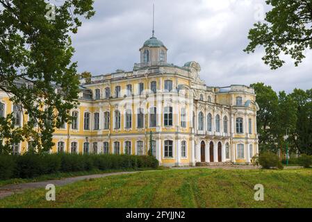 PETERHOF, RUSSIA - SEPTEMBER 16, 2020: Cloudy September day in the old estate 'Znamenka' Stock Photo