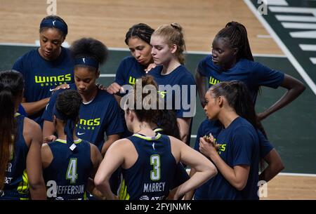 May 27, 2021, Atlanta, GA, USA: AWAK KUIER, from Finland (far right, top) plays in her first match with WNBAÃs Dallas Wings against Atlanta Dream. (Credit Image: © Robin Rayne/ZUMA Wire) Stock Photo