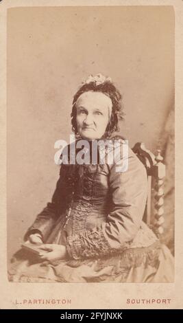 Victorian Southport, Lancashire CDV (Carte De Visite) Showing a Seated Elderly Lady. Stock Photo