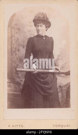 Victorian Torquay, Devon CDV (Carte De Visite) Showing a Lady Holding an Oar. Stock Photo