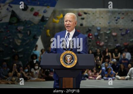 Alexandria, United States Of America. 28th May, 2021. United States President Joe Biden delivers remarks at Sportrock Climbing Center in Alexandria, Virginia to celebrate the significant progress Virginia has made in the fight against COVID-19, in partnership with the Biden-Harris Administration on Friday, May 28, 2021. Credit: Chris Kleponis/Pool/Sipa USA Credit: Sipa USA/Alamy Live News Stock Photo