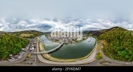 360 degree aerial Panorama view on Traben-Trarbach. Beautiful historical town on the loop of romantic Moselle, Mosel  river. Rhineland-Palatinate, Ger Stock Photo