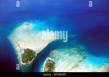 FRENCH POLYNESIA. TUAMOTU ARCHIPELAGO. AERIAL VIEW ON RANGIROA ATOLL Stock Photo