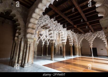Picturesque Moorish architecture of inner halls in fortified medieval Islamic palace of Aljaferia in Zaragoza, Spain Stock Photo
