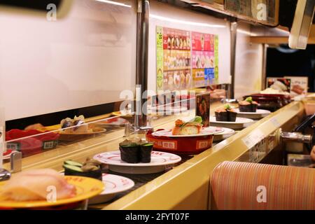 Conveyor belt sushi hi-res stock photography and images - Alamy