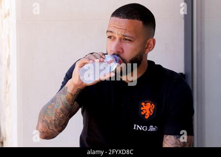 lagos portugal may 30 memphis depay of the netherlands after a training session of the netherlands at cascade resort on may 30 2021 in lagos portugal photo by broer van den boomorange pictures