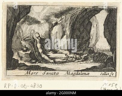 The death of Mary Magdalene; Mors Sanctae Magdalenae; The penitent saints. Maria Magdalena is dead in a cave, a crucifix and a skull next to itself. Under the show a caption in Latin. This print is part of a series of five prints of penitent saints. Stock Photo