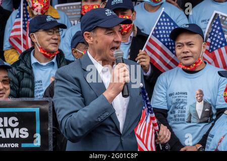 New York, United States. 30th May, 2021. U.S Congressman Tom Suozzi speaks at a rally in support of New York City mayoral candidate Eric in New York City. New York City mayoral candidate and Brooklyn Borough President Eric Adams, speaking to Asian-American New Yorkers, stated his deep ties to the community and pledged to stop anti-Asian violence if elected to lead City Hall. (Photo by Ron Adar/SOPA Images/Sipa USA) Credit: Sipa USA/Alamy Live News Stock Photo