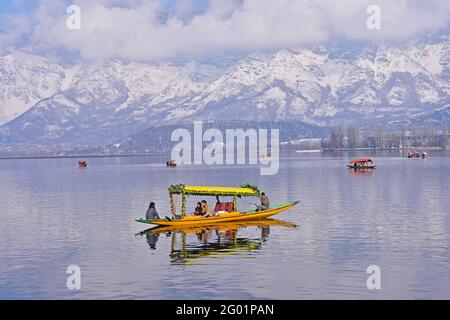 Srinagar Kashmir High-Res Stock Photo - Getty Images