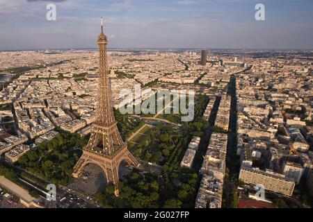 FRANCE. PARIS (75) 7TH ARR. AERIAL VIEW OF THE EIFFEL TOWER AND THE CHAMP DE MARS, ECOLE MILITAIRE AND THE MONTPARNASSE TOWER  IN THE BACKGROUND (260 Stock Photo
