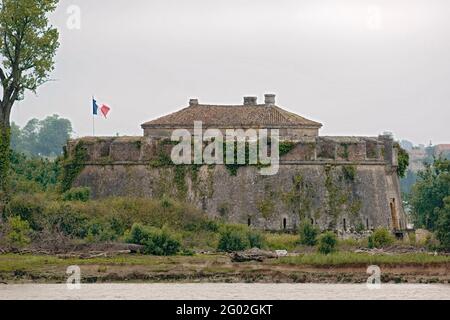 FRANCE - GIRONDE - 33 - BLAYE: THE CUSSAC FORT, LOCATED ON THE ISLAND OF PATE, IN THE MIDDLE OF GIRONDE ESTRUARY. 45 KM NORTH OF BORDEAUX, BLAYE AND I Stock Photo