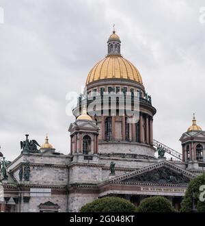 Saint-Petersburg, Russia, 31 August 2020: St. Isaac's Cathedral with gray cloudy sky. Stock Photo