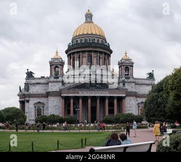 Saint-Petersburg, Russia, 31 August 2020: Cityscape of St. Isaac's Cathedral and St. Isaac's Square. Stock Photo