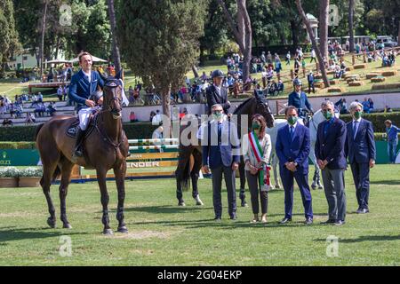 Rome, Italy. 30th May, 2021. The award ceremony during the Rolex Grand Prix Rome at 88th CSIO 5 * Master D'Inzeo at Piazza di Siena. (Photo by Gennaro Leonardi/Pacific Press/Sipa USA) Credit: Sipa USA/Alamy Live News Stock Photo