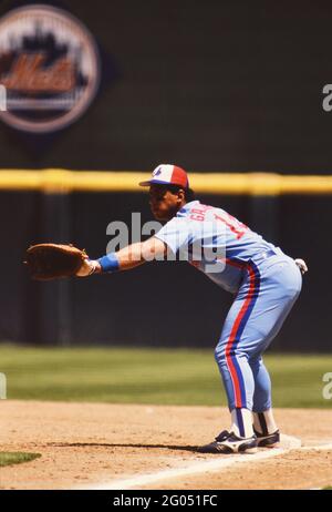 Montreal Expos baseball player Delino DeShields -- Please credit  photographer Kirk Schlea Stock Photo - Alamy