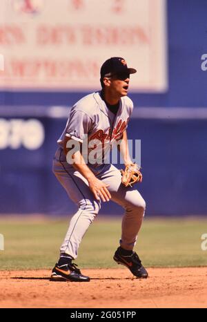 Baltimore Orioles Cal Ripken jr tips his hat to the fans at Fenway Park  during his last time at Fenway Stock Photo - Alamy