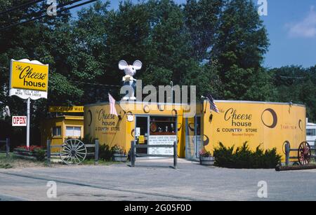 1970s America - The Cheese House, Sturbridge, Massachusetts 1977 Stock  Photo - Alamy