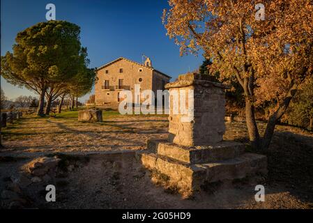 Hermitage of Sant Adjutori d'Olost, in a winter sunset (Lluçanès, Osona, Catalonia, Spain) ESP: Ermita de Sant Adjutori d'Olost, en un atardecer